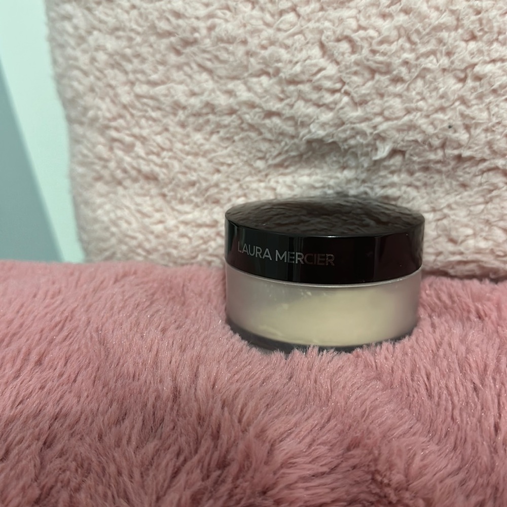 translucent powder
